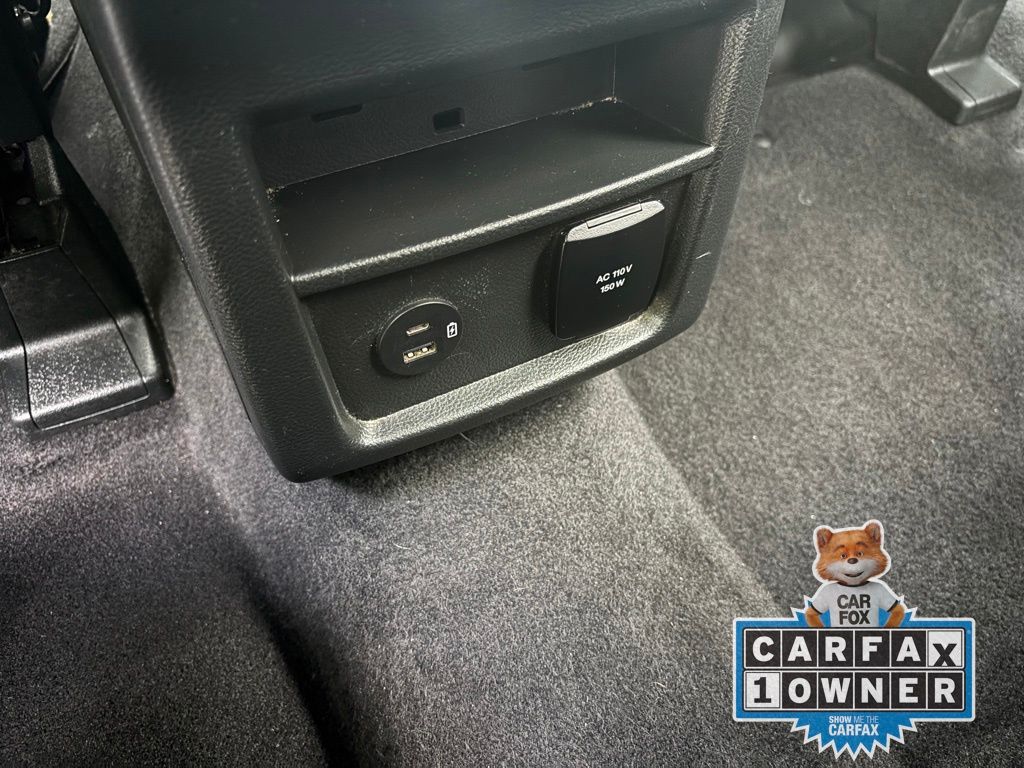 2022 Ford Edge Titanium photo 28