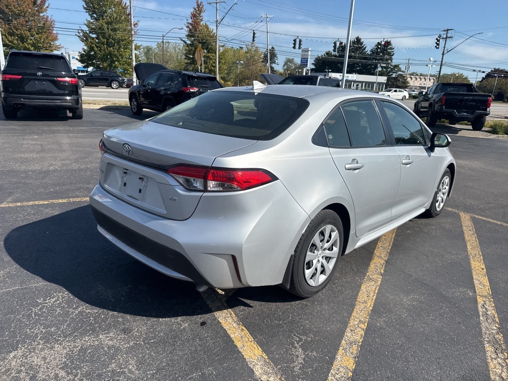 2022 Toyota Corolla LE photo 6