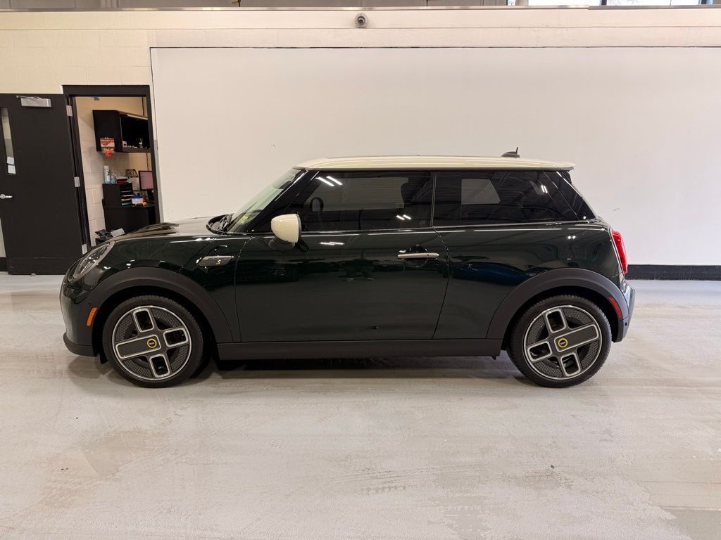 Used 2024 MINI Hardtop 2 Door SE with VIN WMW13DJ04R2U31098 for sale in Golden Valley, Minnesota