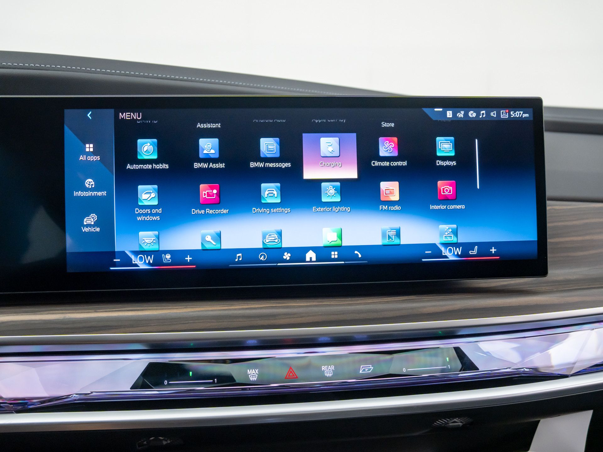 New 2025 Black Sapphire Metallic BMW xDrive60 image 22