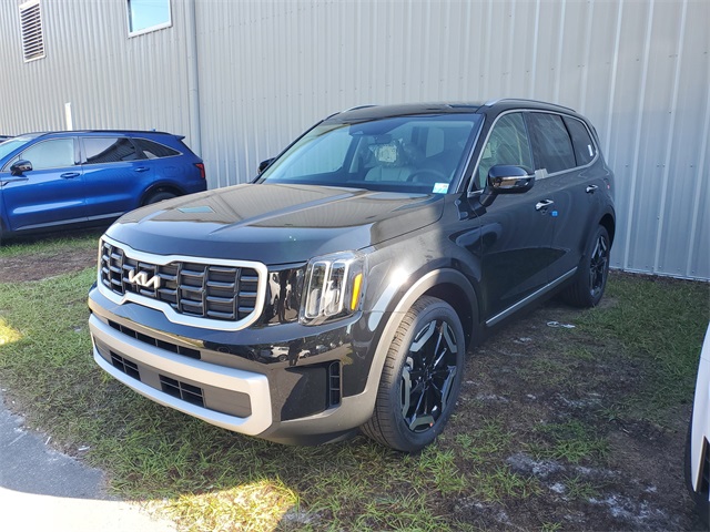 2025 Kia Telluride S photo 3