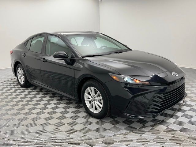 2025 Toyota Camry LE photo 3
