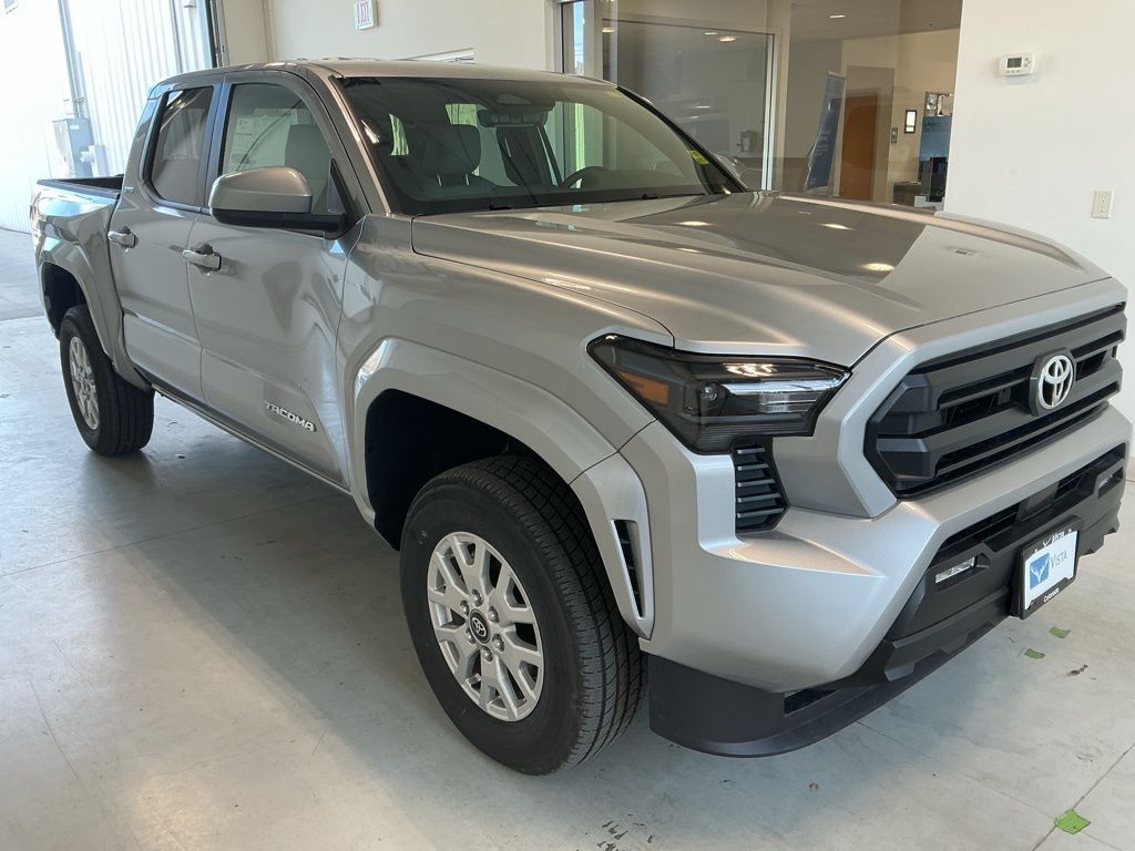 2025 Toyota Tacoma SR5's photo