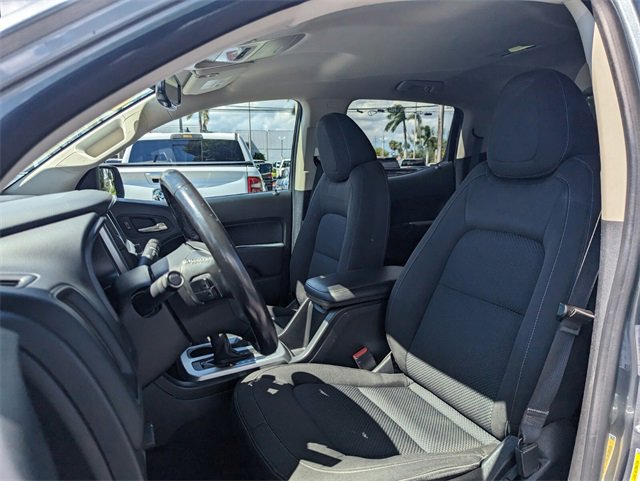 2022 Chevrolet Colorado LT photo 2