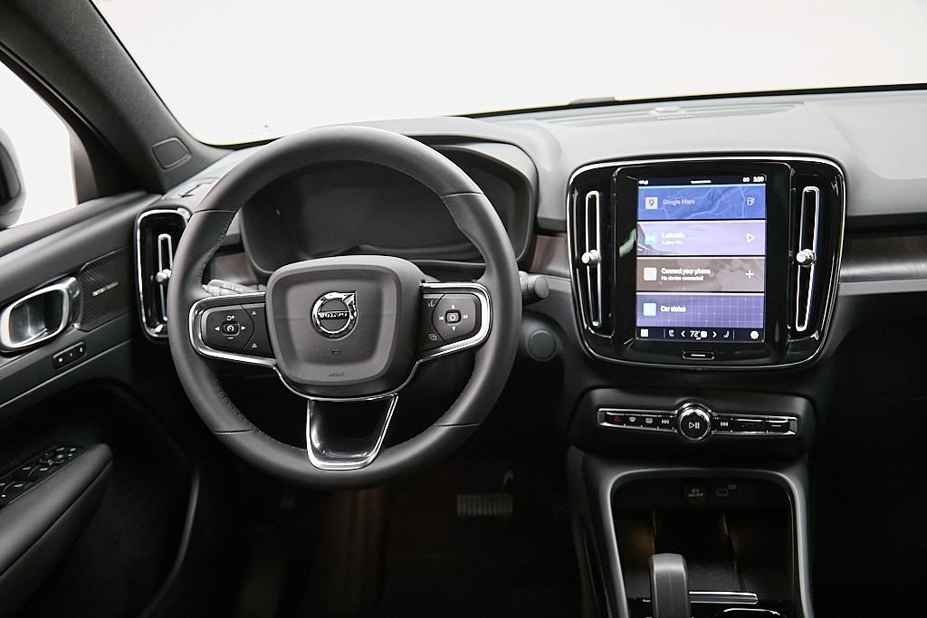 2023 VOLVO C40 - Image 22