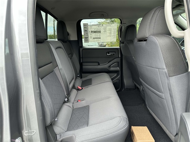 2025 Nissan Frontier SV photo 11