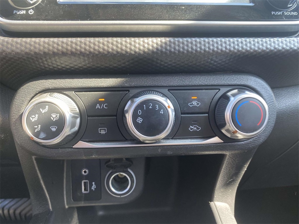 2020 Nissan Kicks S photo 21
