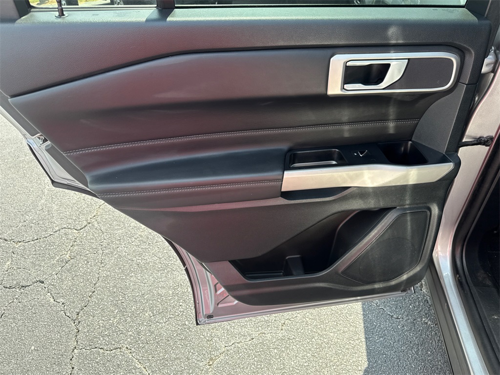 2023 Ford Explorer XLT photo 22