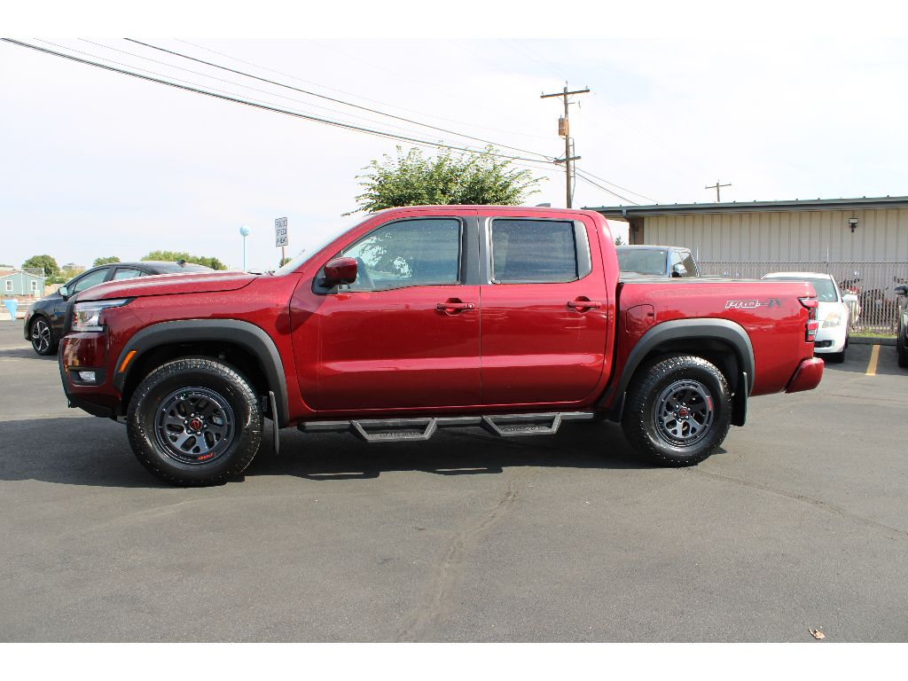2025 Nissan Frontier PRO-4X photo 4