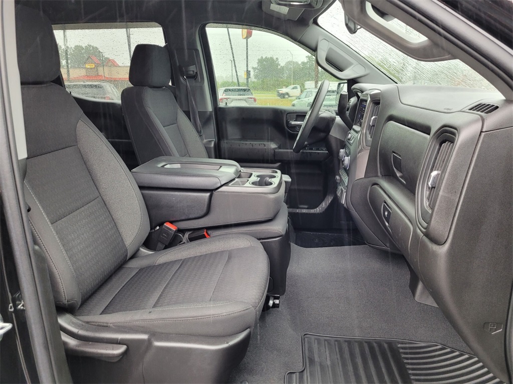 2023 Chevrolet Silverado 1500 Custom photo 17