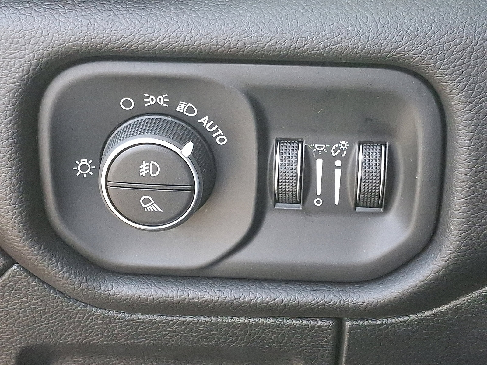 2025 Ram 1500 Big Horn Lone Star photo 2