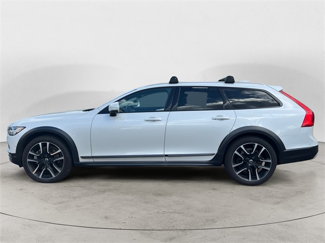2018 Volvo V90 Cross Country T5 photo 2