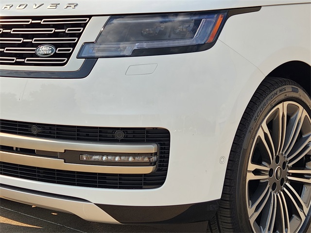 2025 Land Rover Range Rover SE photo 5