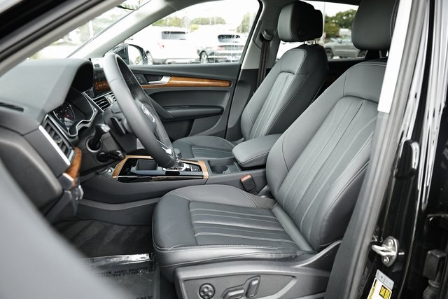 2023 Audi Q5 40 Premium photo 17