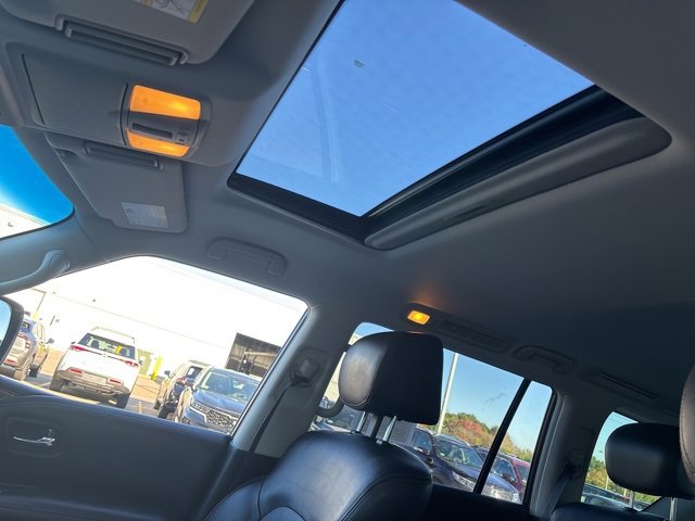 2017 Nissan Armada Platinum photo 7