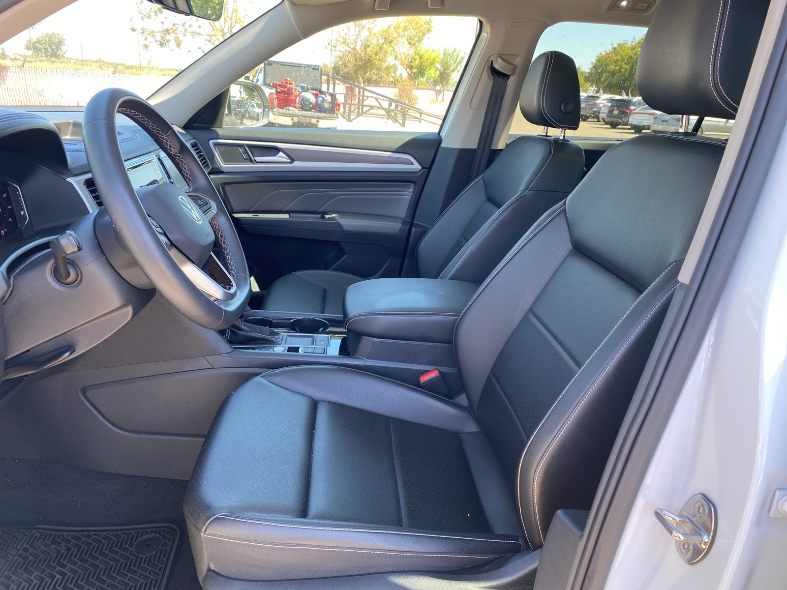 2023 Volkswagen Atlas V6 SE Technology photo 6