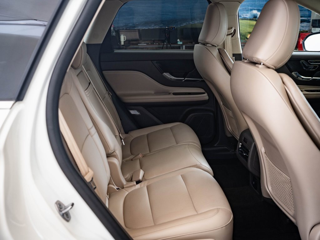 2022 Lincoln Corsair Standard photo 35