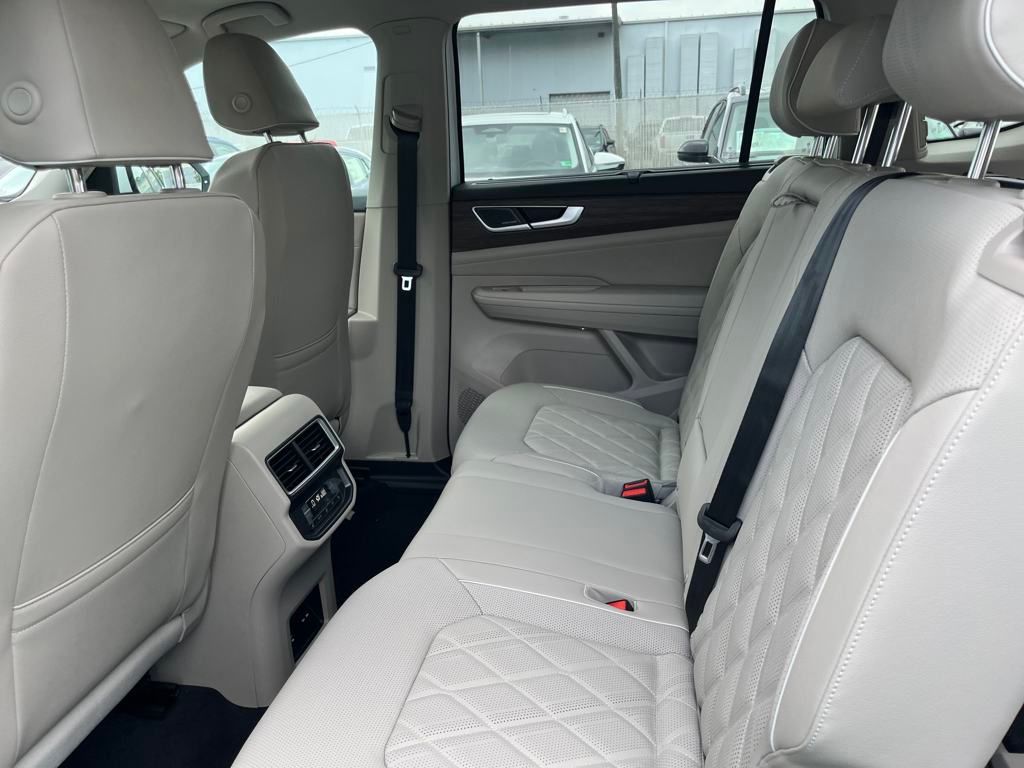 2025 Volkswagen Atlas SEL Premium R-Line photo 21