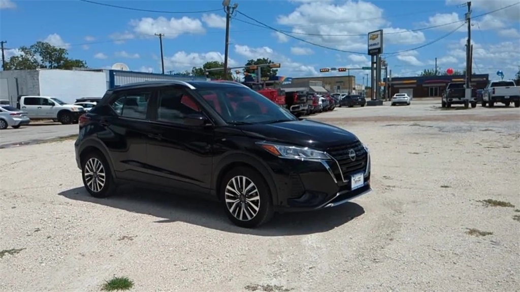 Used 2024 Nissan Kicks SV with VIN 3N1CP5CV3RL557825 for sale in Mathis, TX