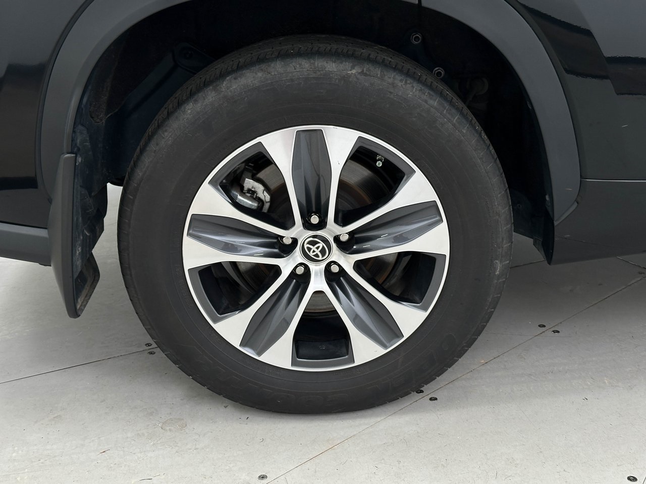 2024 Toyota Highlander Hybrid XLE photo 30
