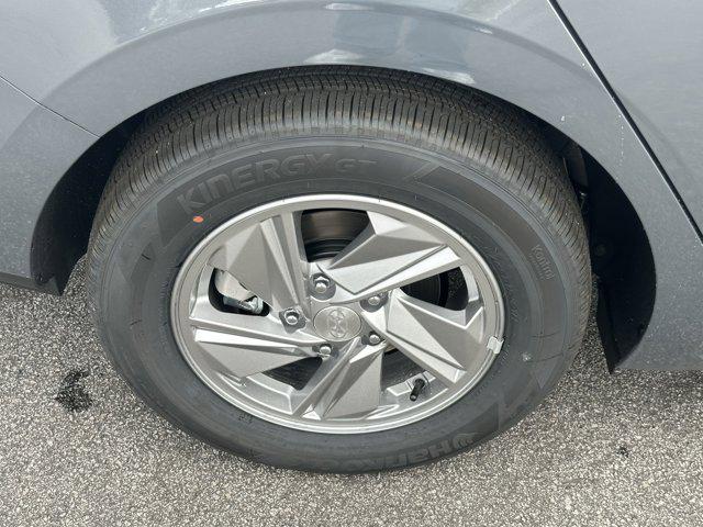 2025 Hyundai Elantra SE photo 16