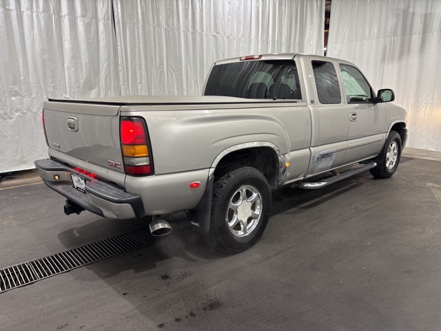 2004 Gmc Sierra 1500 Denali photo 2