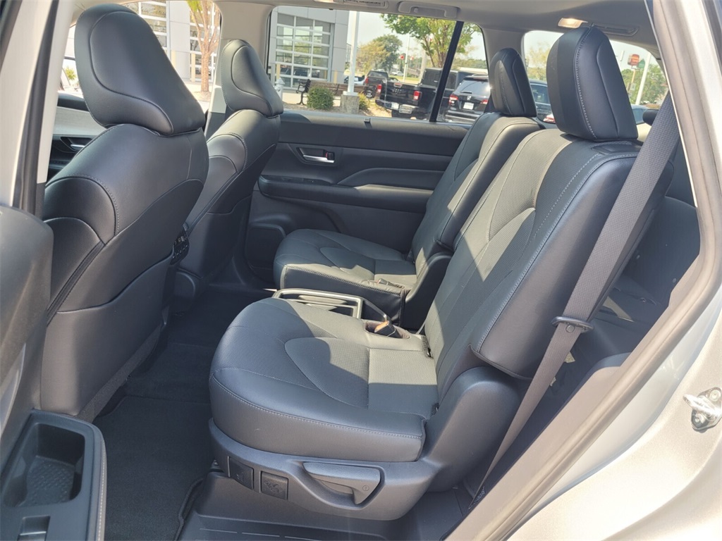 2024 Toyota Grand Highlander Platinum photo 5