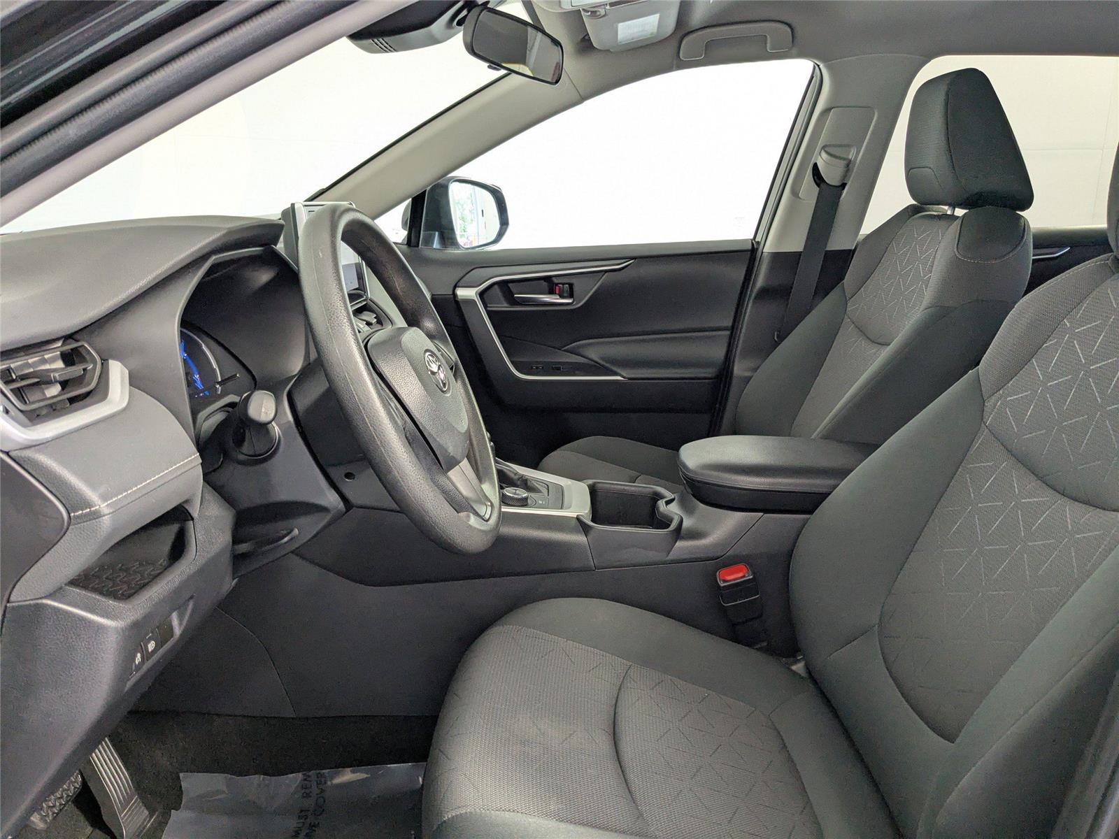 2024 Toyota RAV4 Hybrid XLE photo 9