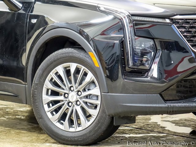 2024 Cadillac XT4 Premium Luxury photo 3