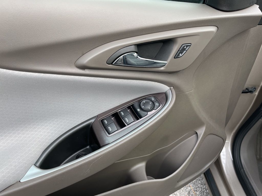 2025 Chevrolet Malibu 1LT photo 3