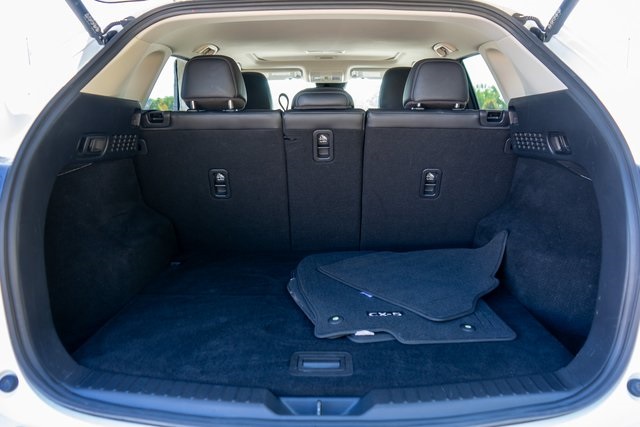 2023 Mazda CX-5 2.5 S Preferred photo 8