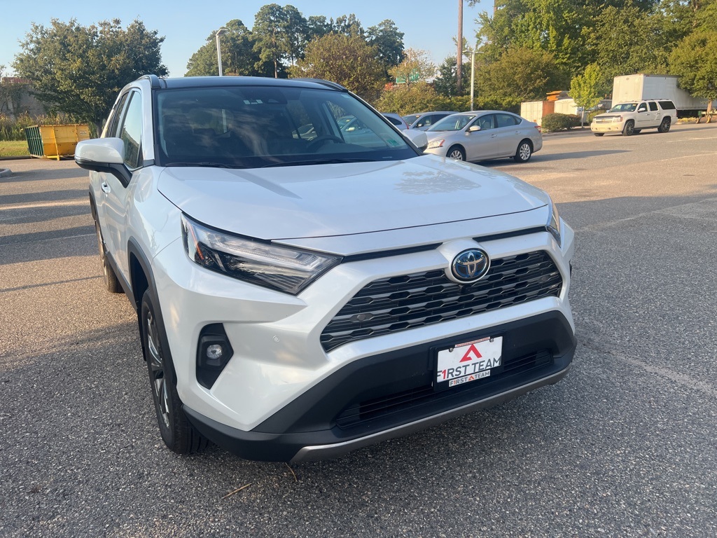 2024 Toyota RAV4 Hybrid Limited photo 4