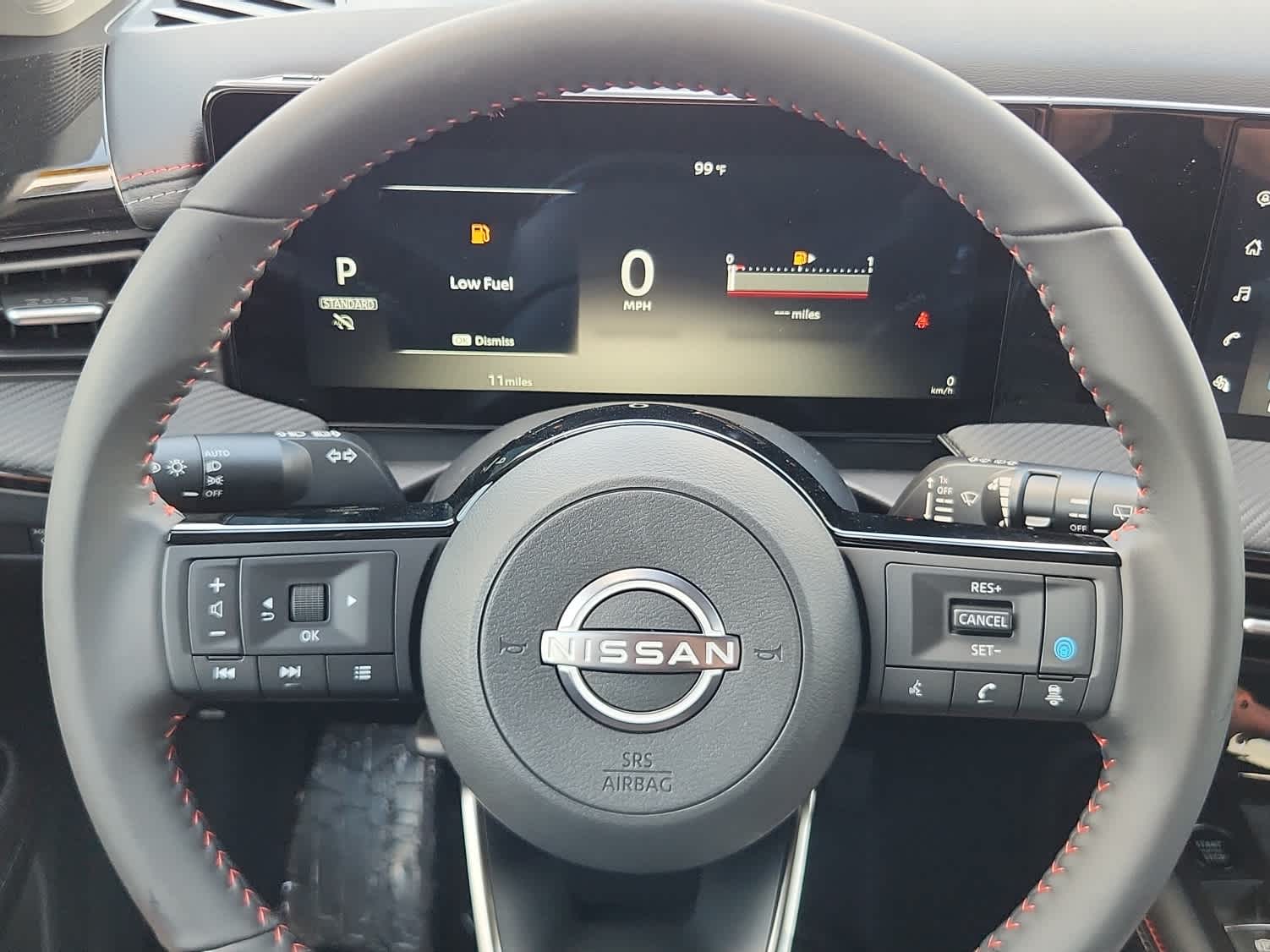 2025 Nissan Kicks SR photo 15