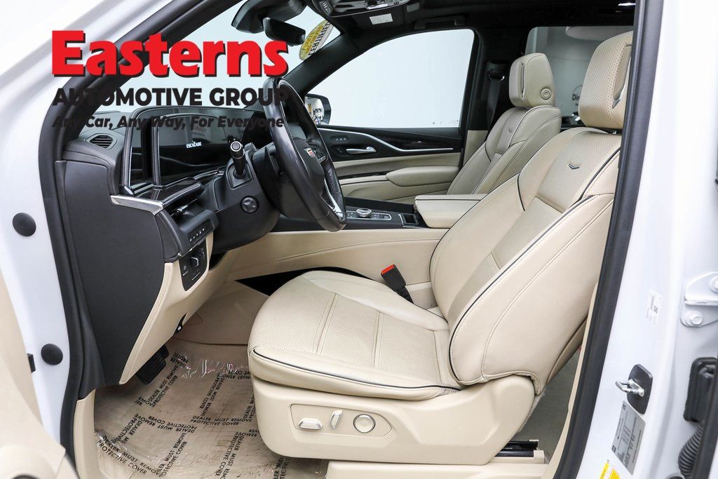 2023 Cadillac Escalade Premium Luxury photo 13
