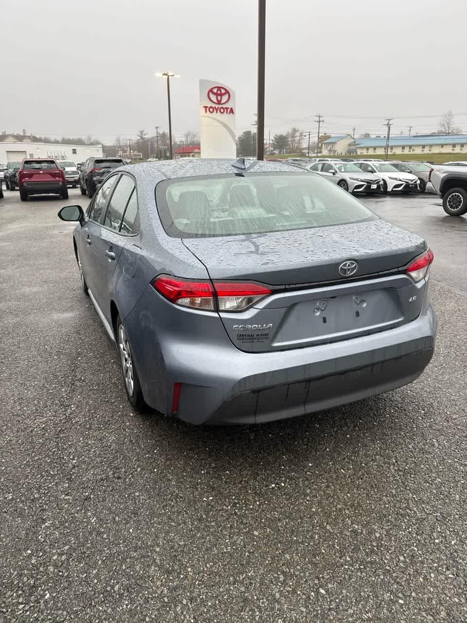 2023 Toyota Corolla LE photo 3