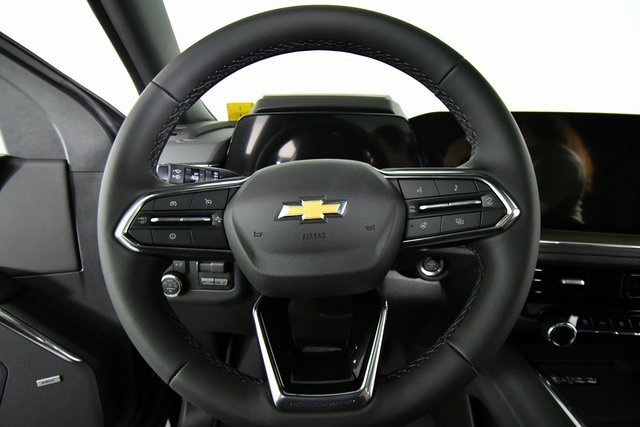 2025 Chevrolet Suburban High Country photo 2