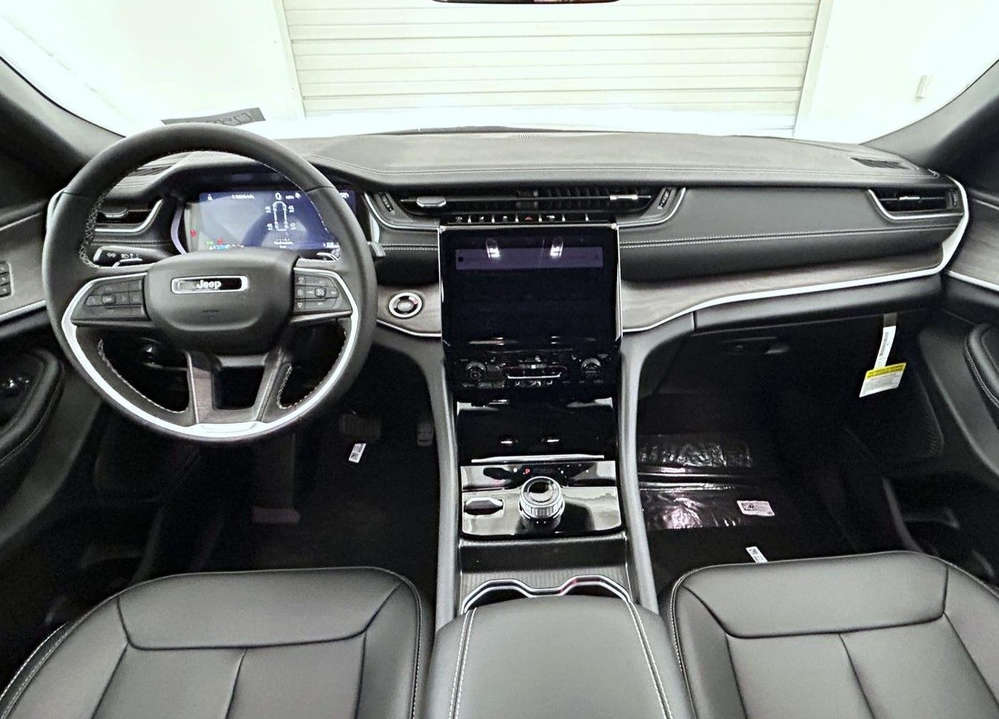 2025 Jeep Grand Cherokee Limited photo 10