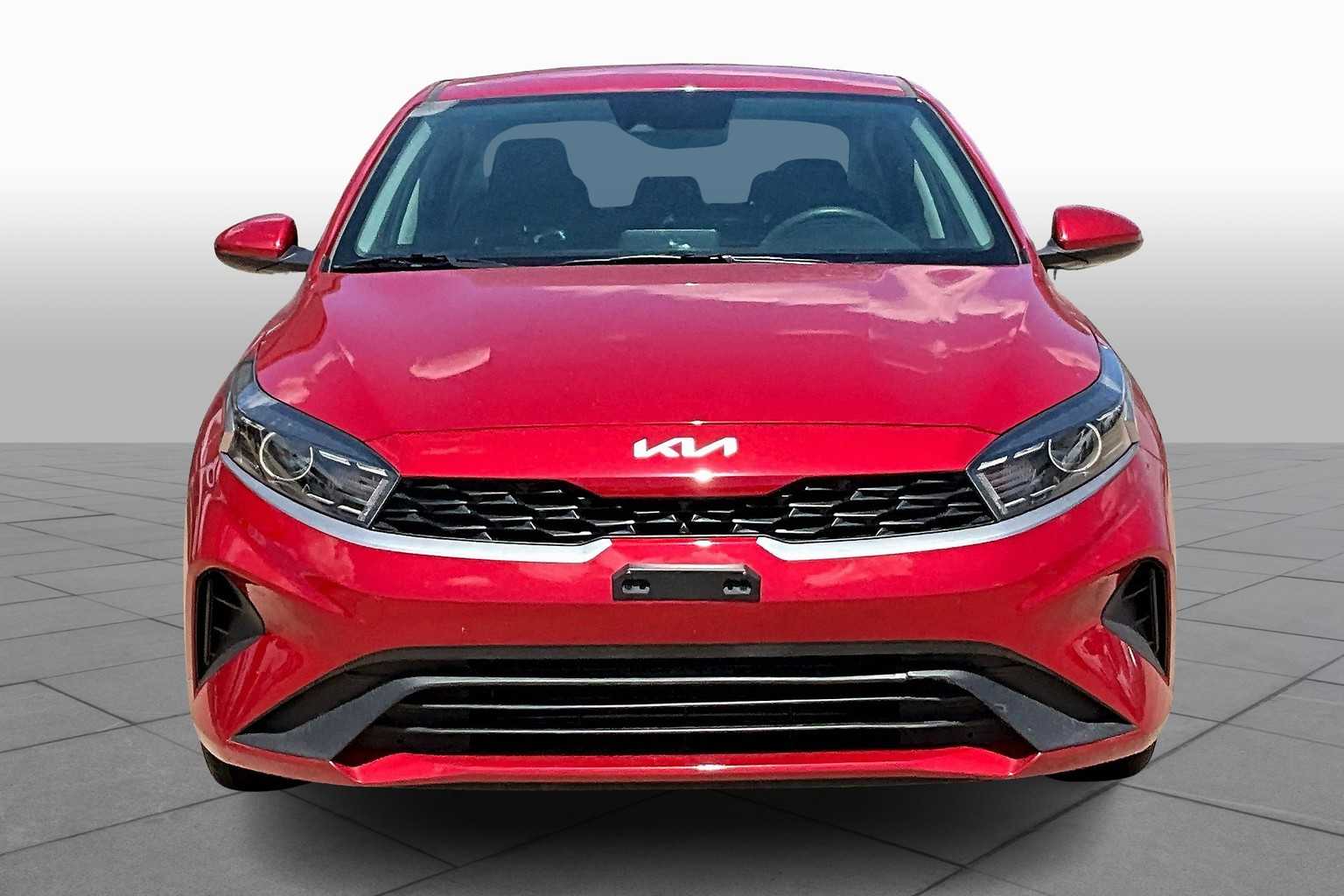 2023 Kia Forte LXS photo 3