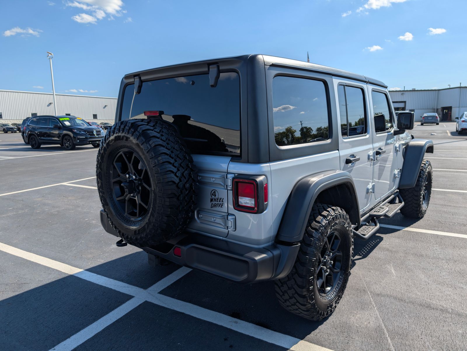 2024 Jeep Wrangler Willys photo 6
