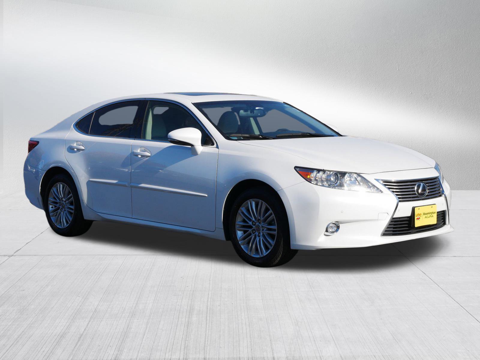 2015 Lexus ES 350's photo