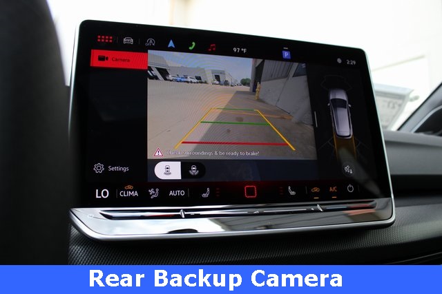 2025 Volkswagen Golf GTI SE photo 3
