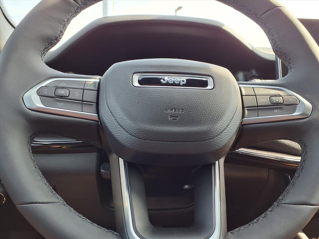 2026 Jeep Compass Latitude Altitude photo 16