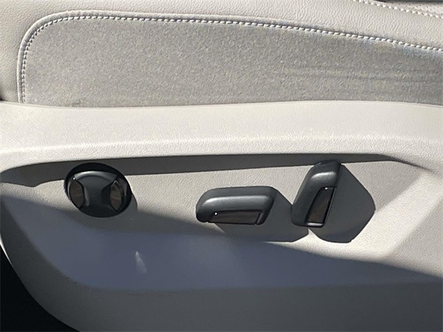 2026 Volkswagen Atlas SE Technology photo 11