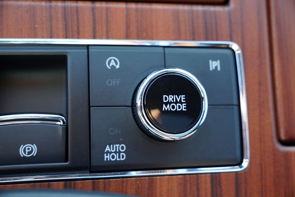 2024 Lincoln Navigator Reserve Luxury Monochromatic photo 33