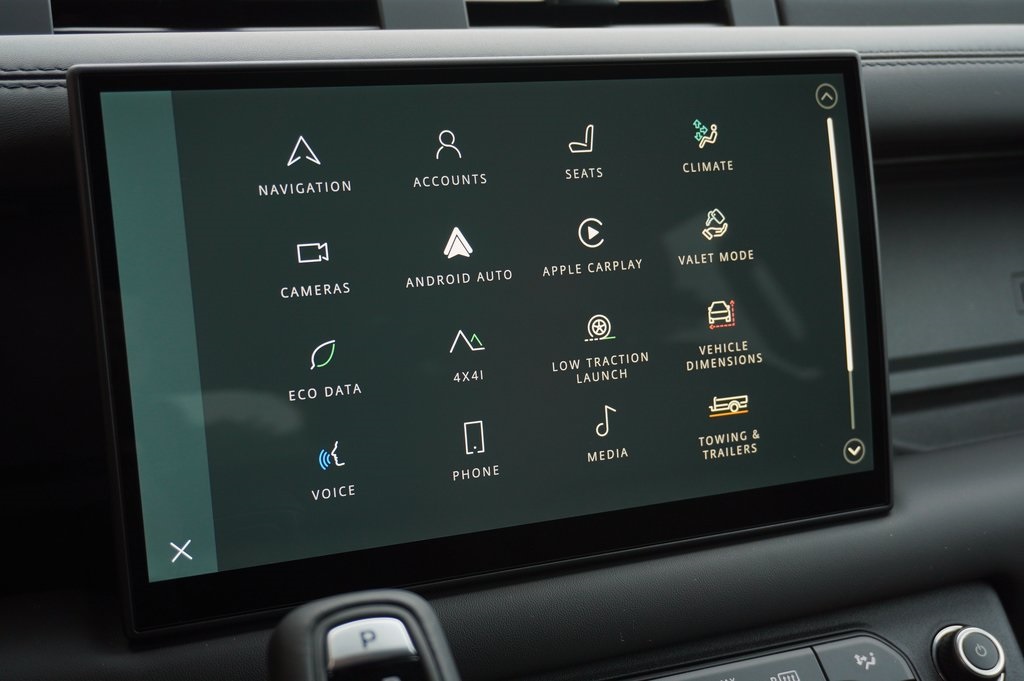 2025 Land Rover Defender 110 X-Dynamic SE photo 22