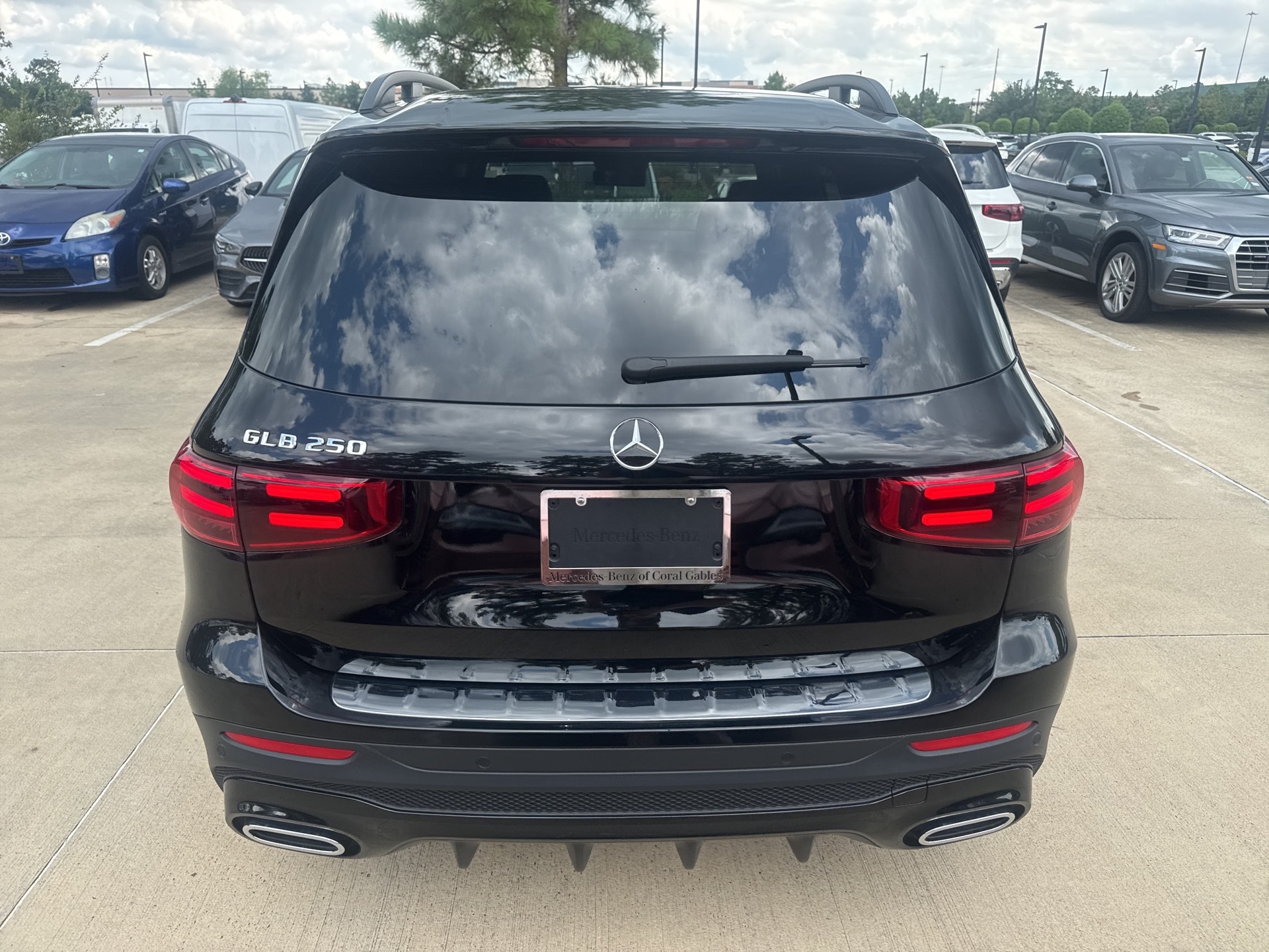 2024 Mercedes Benz GLB 250 photo 5