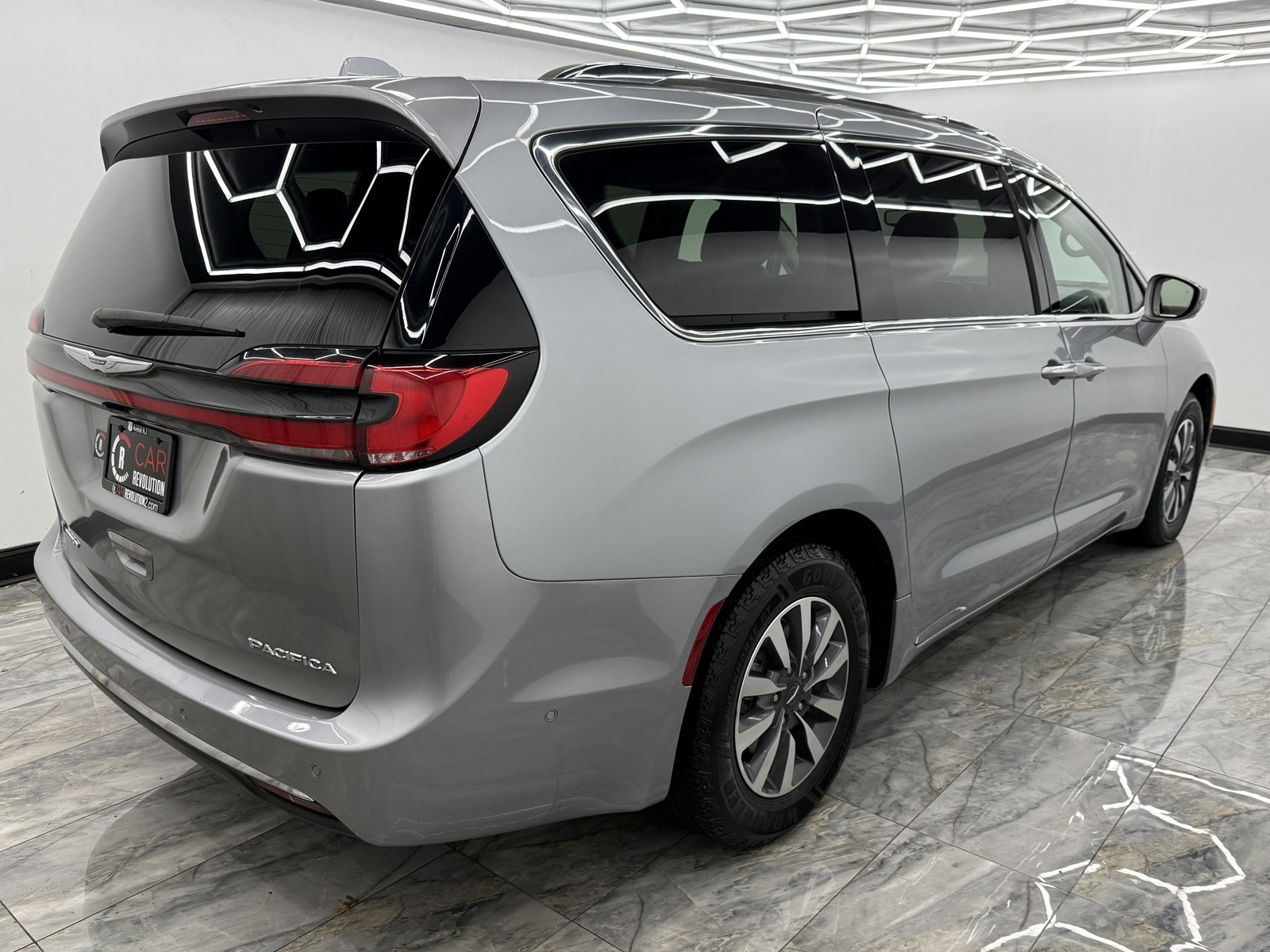 2021 Chrysler Pacifica Hybrid Touring L photo 10
