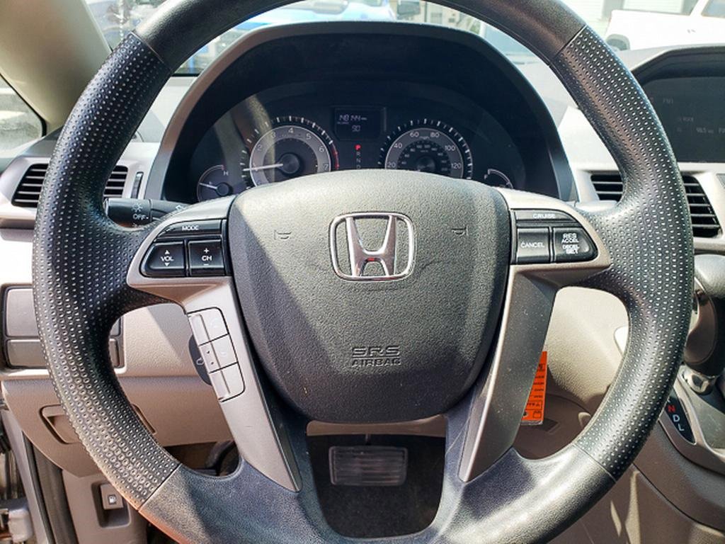 2016 Honda Odyssey LX photo 16