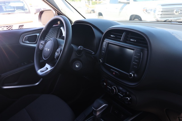 2023 Kia Soul LX photo 18