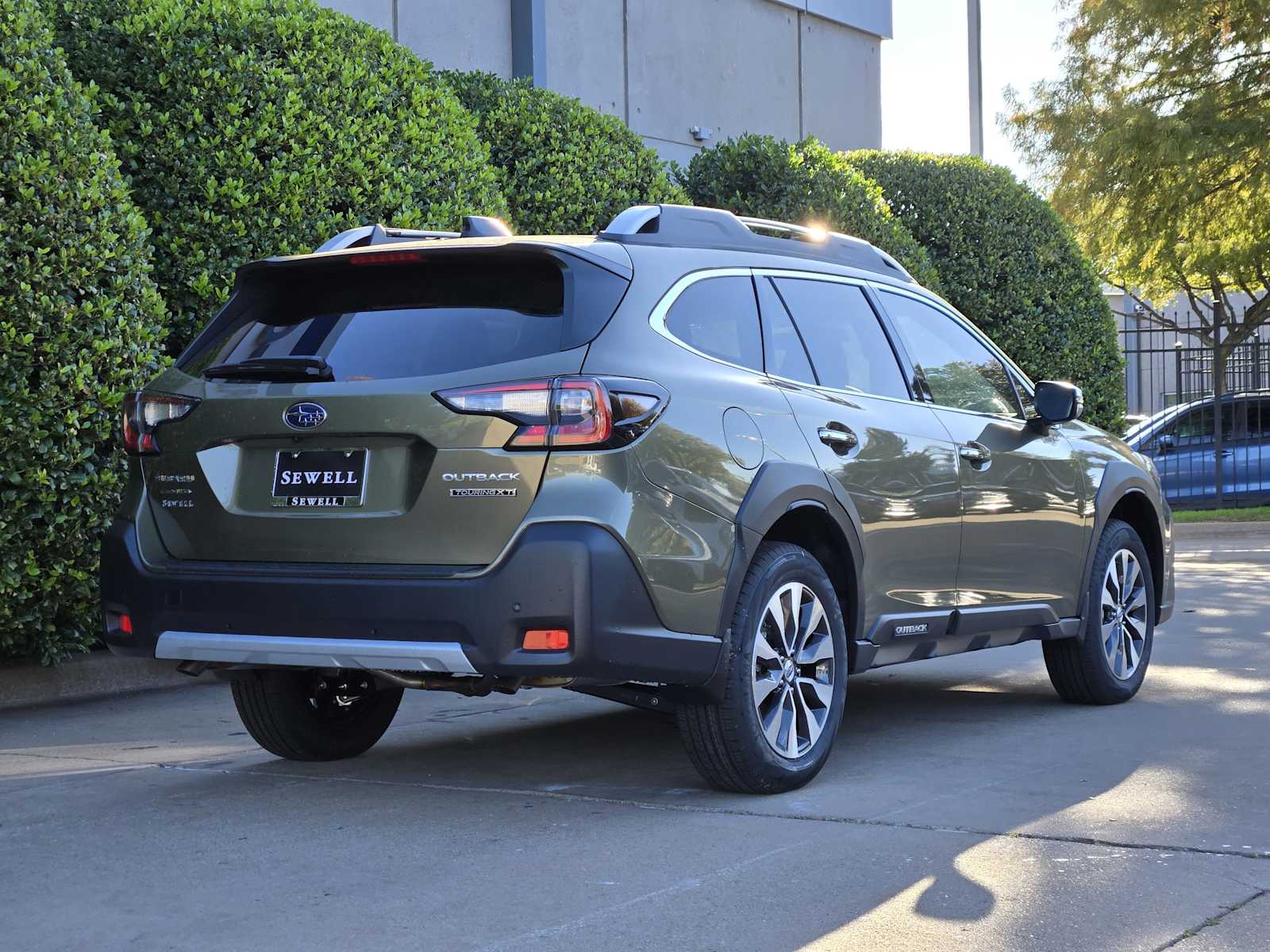 2025 Subaru Outback Touring XT photo 3